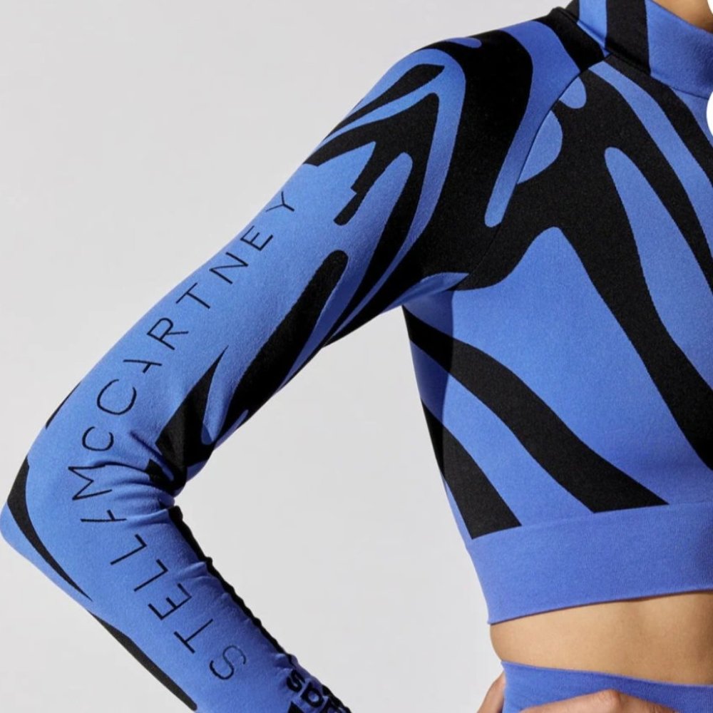 Crop top - Picture 2 of 3